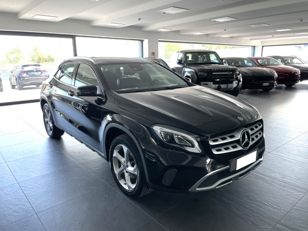 MERCEDES-BENZ GLA 200 2.0 d 136 CV Sport
