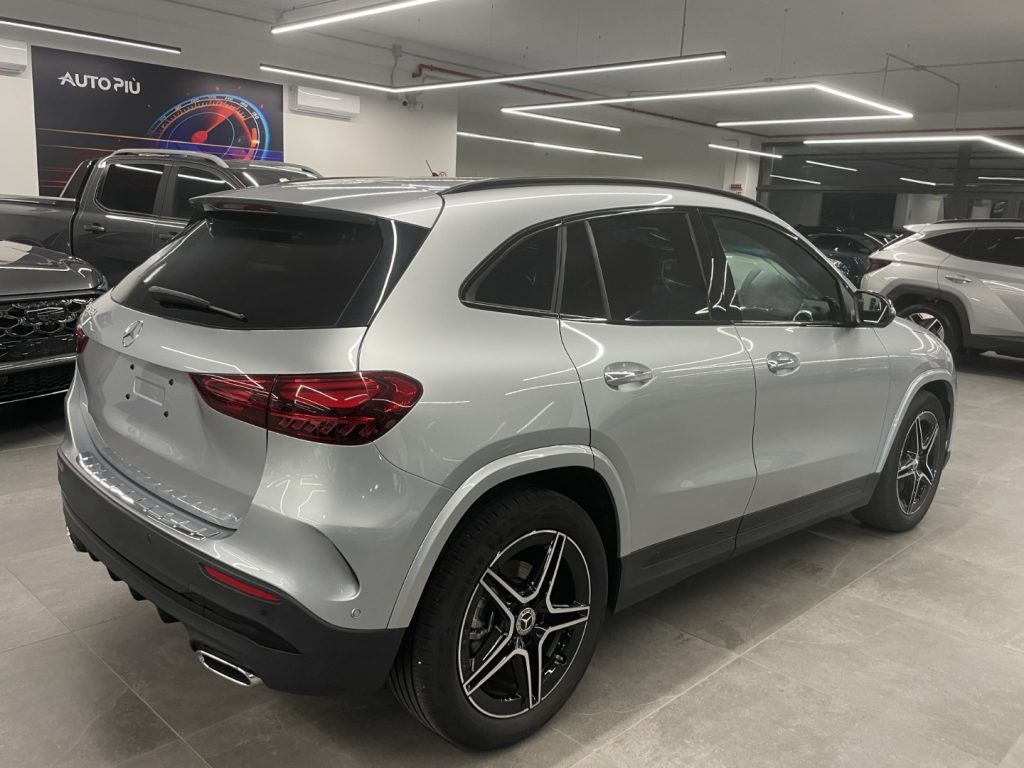 MERCEDES-BENZ GLA 200 2.0 d 150 CV AMG Premium - immagine 22