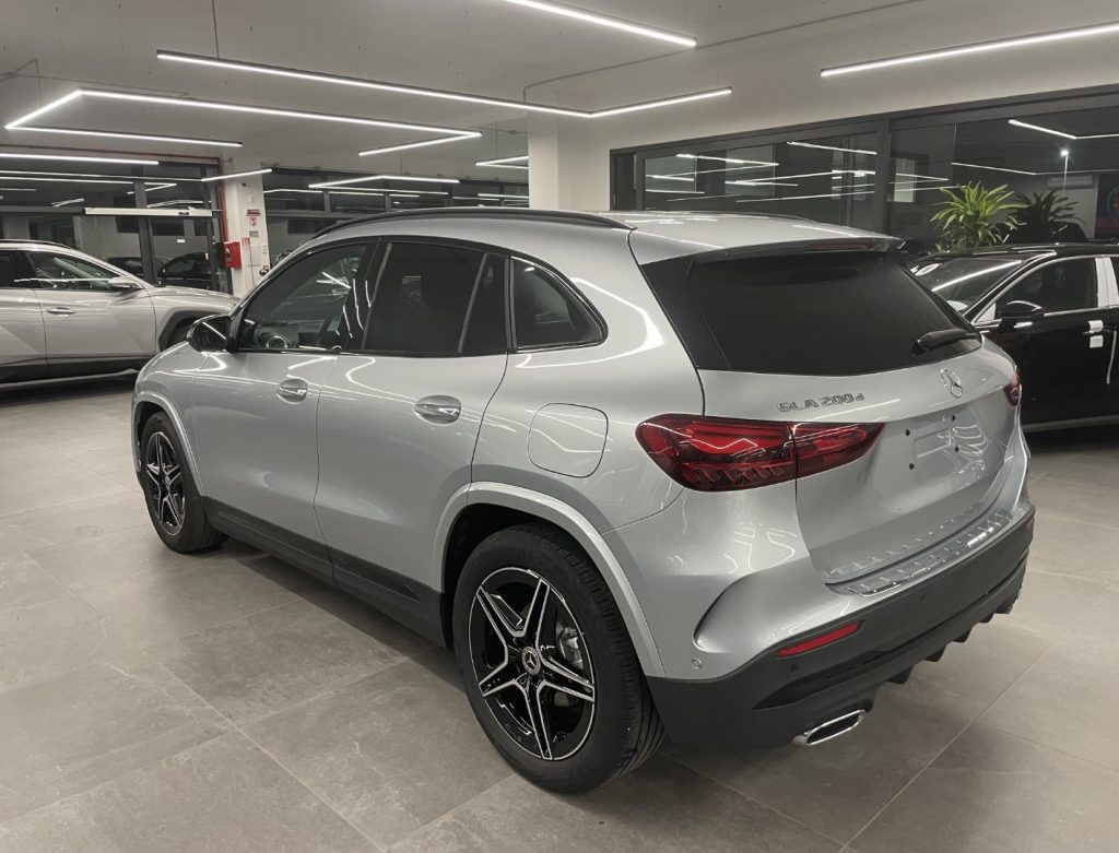 MERCEDES-BENZ GLA 200 2.0 d 150 CV AMG Premium - immagine 5