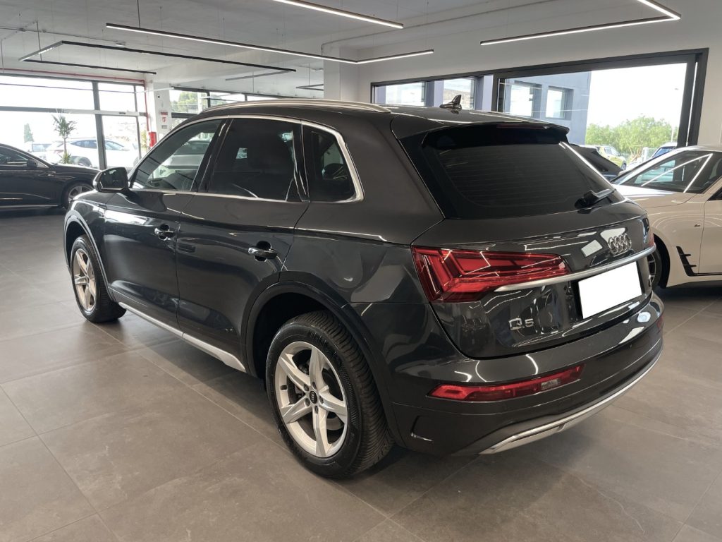 AUDI Q5 2.0 TDI Quattro 204 CV S-Tronic Business Advanced - immagine 3