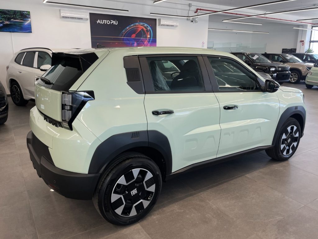 FIAT Grande Panda 1.2 100 CV Icon Pack Tech KM0 MY26 - immagine 3