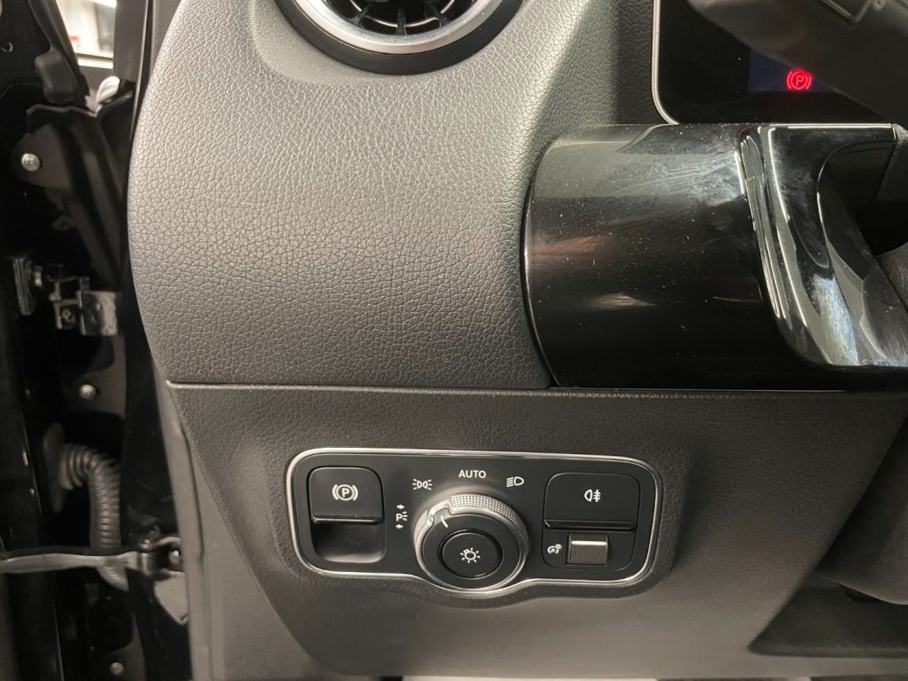 MERCEDES-BENZ B 180 1.5 d 116 CV Sport Plus - immagine 18