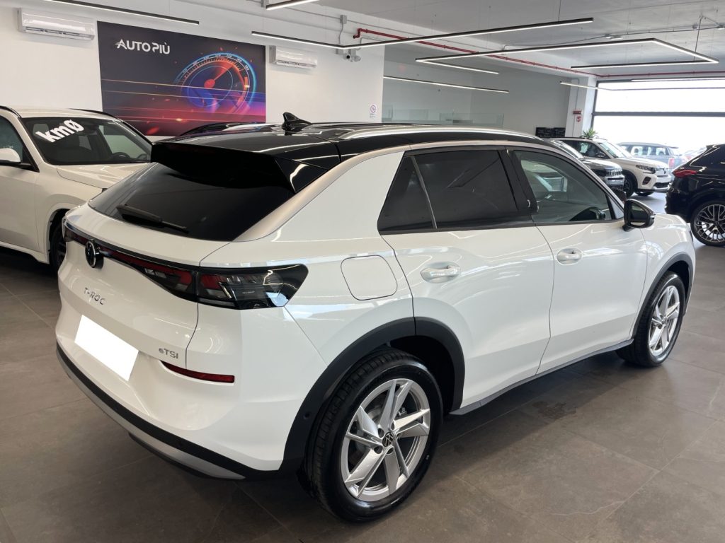 VOLKSWAGEN T-Roc 1.5 eTSI ACT 115 CV DSG Style KM0 MY26 - immagine 14
