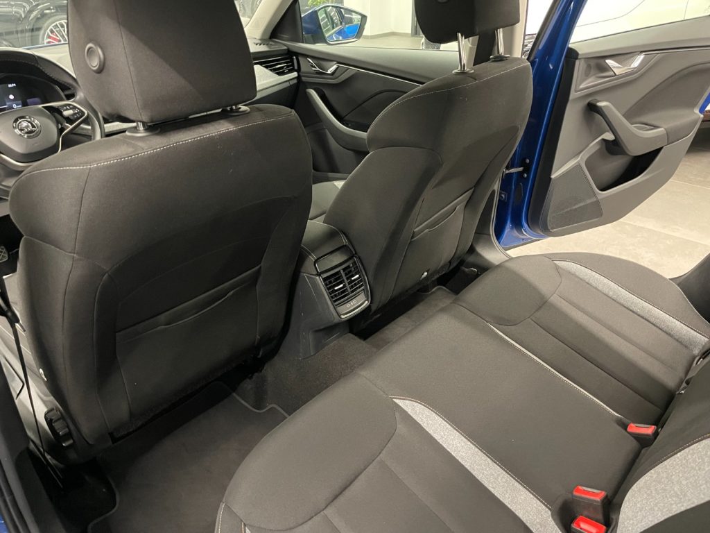 SKODA Kamiq 1.0 TSI 95 CV Ambition - immagine 12