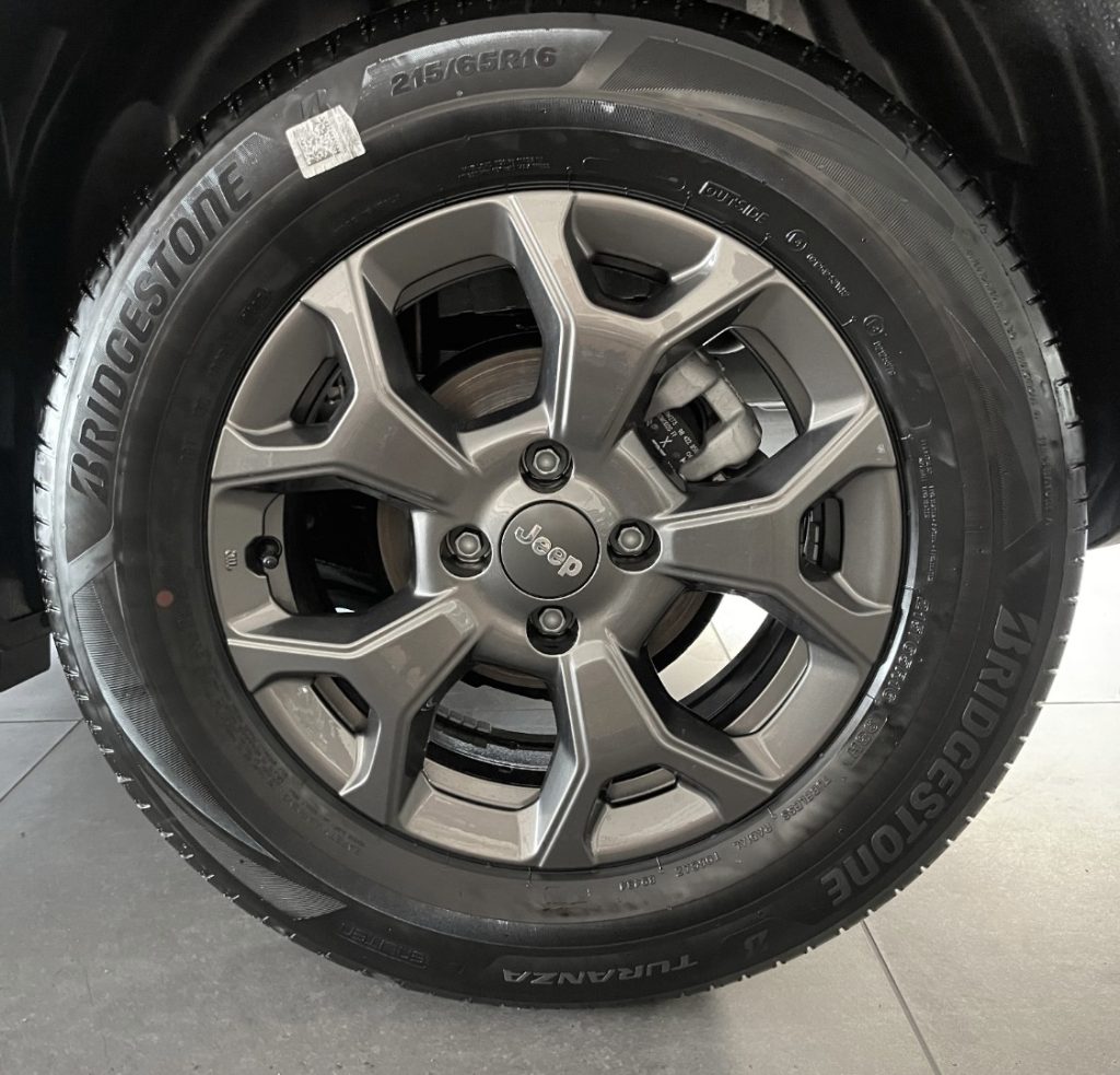 JEEP Avenger 1.2 Longitude 110 CV MHEV DCT KM0 MY26 - immagine 18