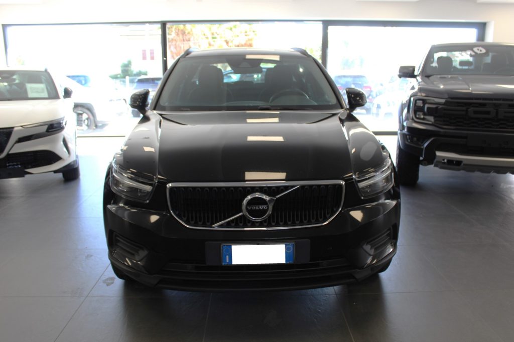 VOLVO XC40 2.0 D3 150 CV Momentum Pro - immagine 8