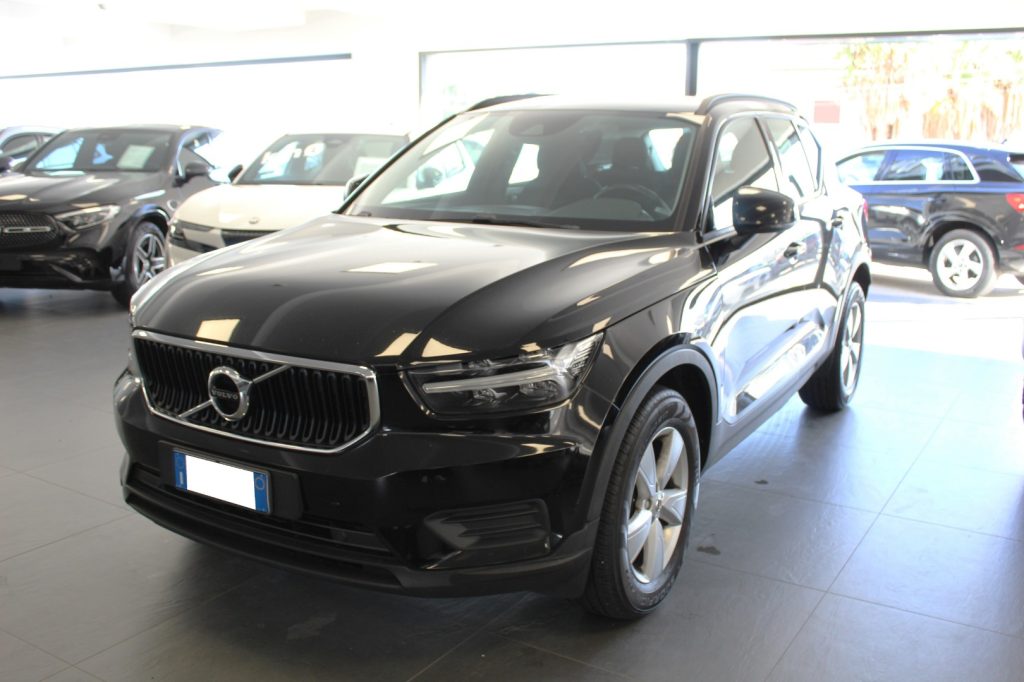 VOLVO XC40 2.0 D3 150 CV Momentum Pro - immagine 3