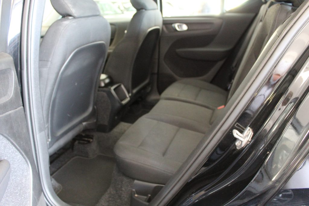 VOLVO XC40 2.0 D3 150 CV Momentum Pro - immagine 11
