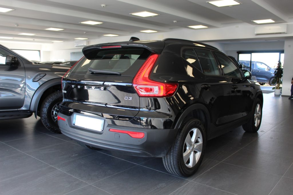 VOLVO XC40 2.0 D3 150 CV Momentum Pro - immagine 13
