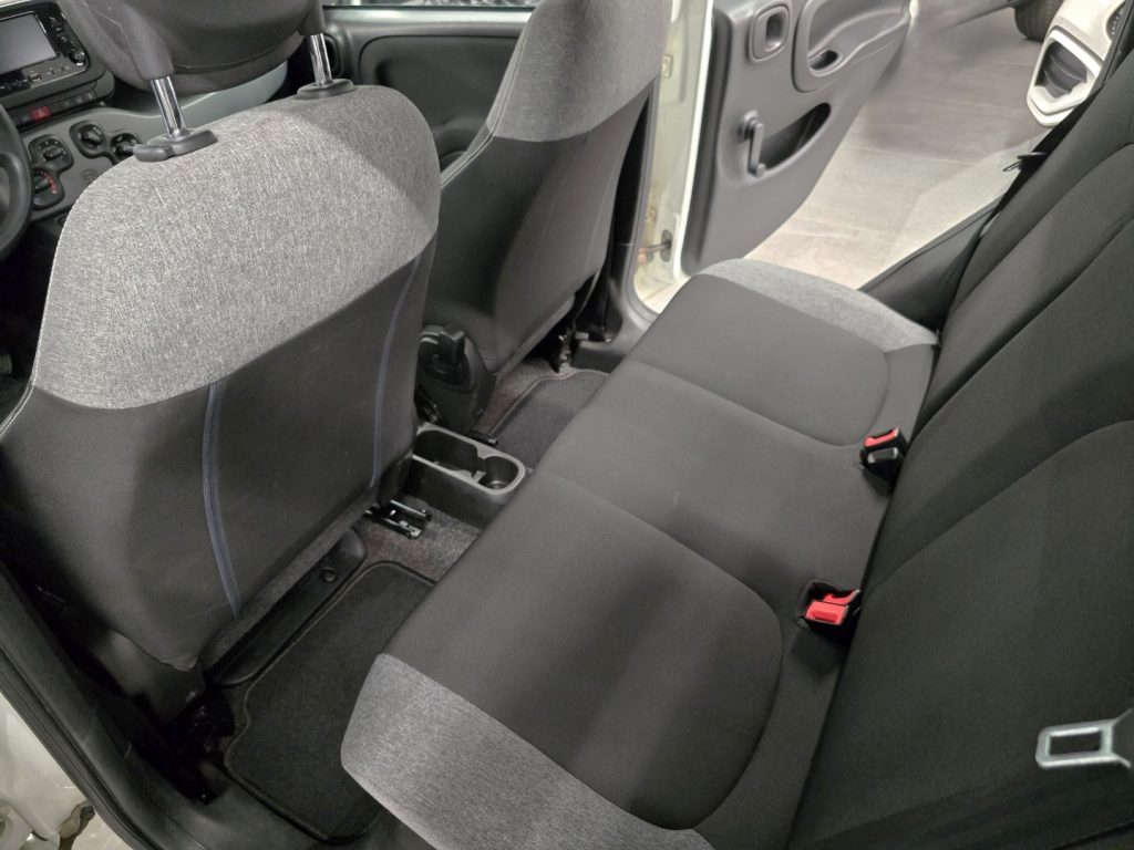 FIAT Panda 1.0 FireFly Hybrid - immagine 12