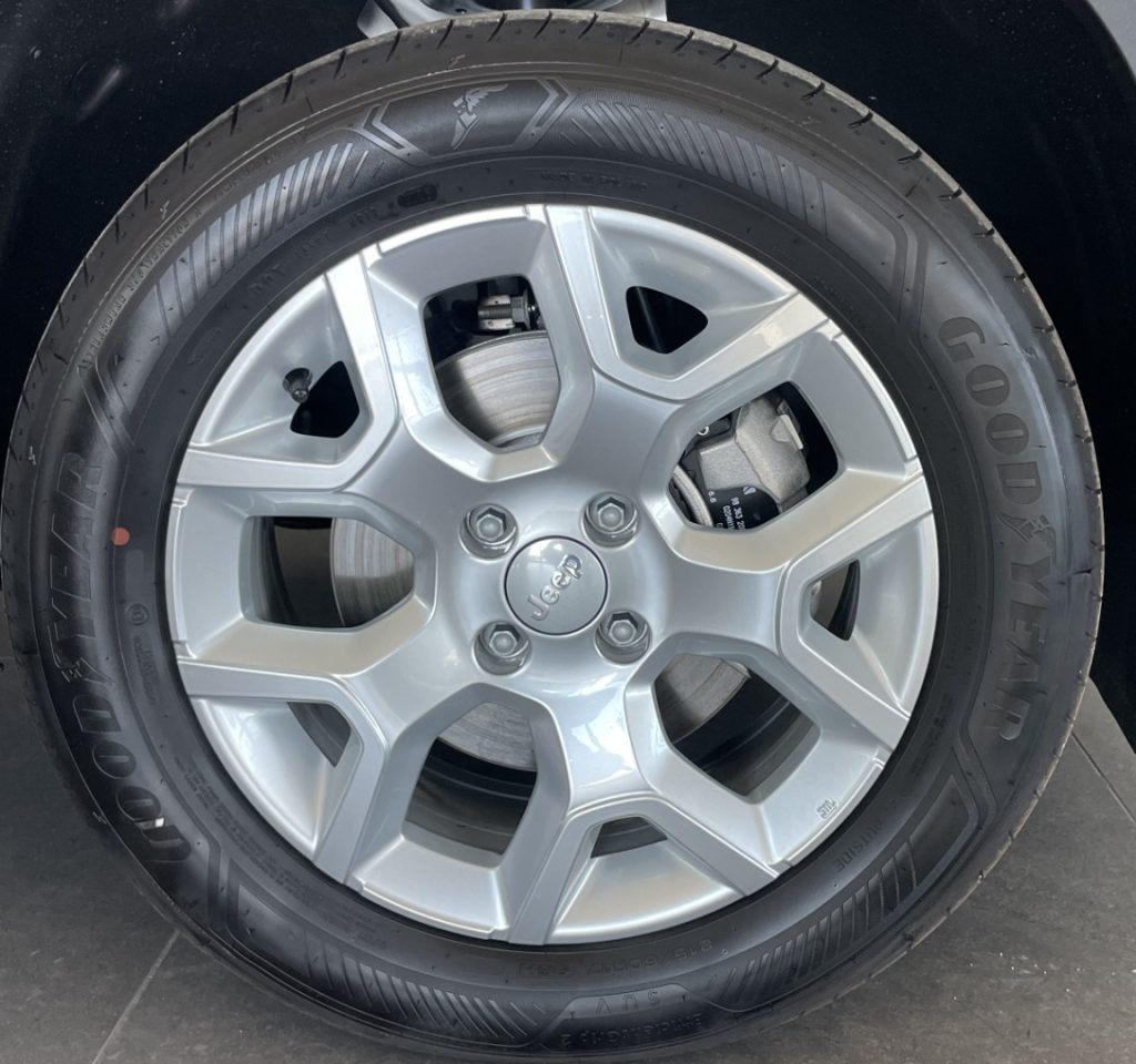 JEEP Avenger 1.2 Altitude 110 CV MHEV DCT KM0 MY26 - immagine 18