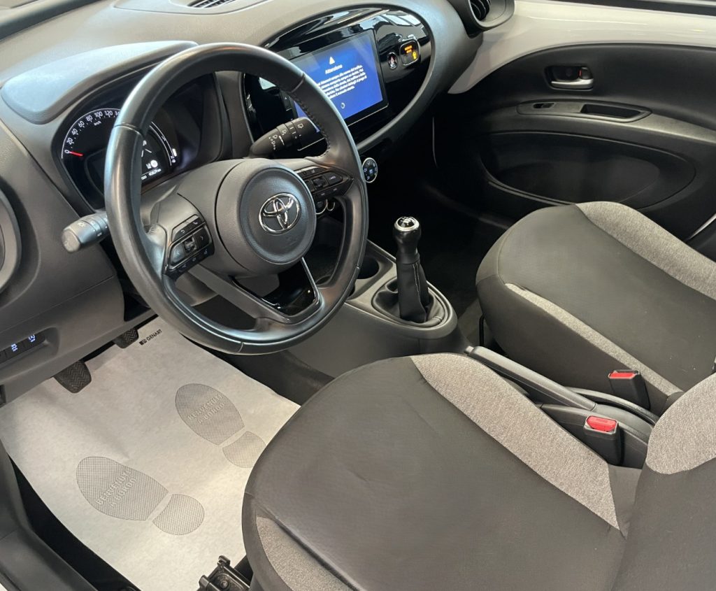 TOYOTA Aygo X 1.0 VVT-i 72 CV Active - immagine 8
