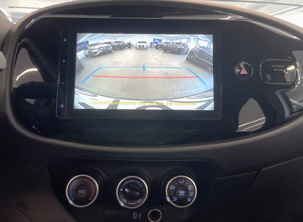 TOYOTA Aygo X 1.0 VVT-i 72 CV Active - immagine 3