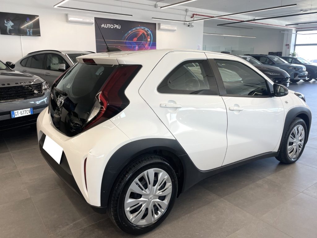 TOYOTA Aygo X 1.0 VVT-i 72 CV Active - immagine 4
