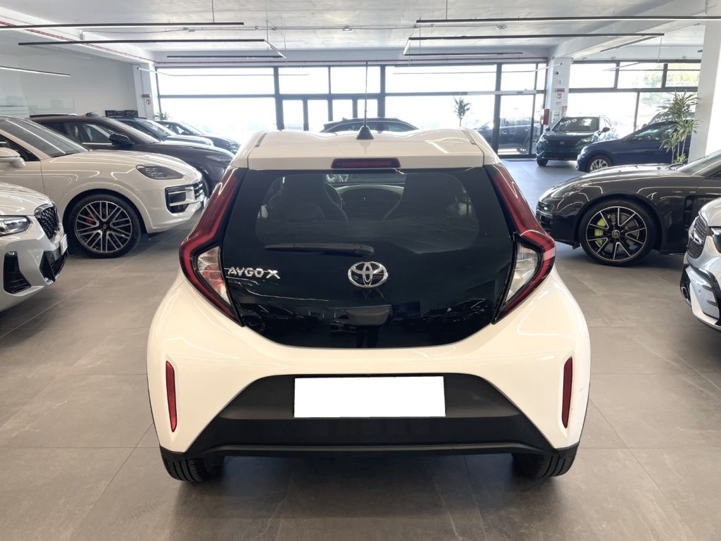 TOYOTA Aygo X 1.0 VVT-i 72 CV Active - immagine 5