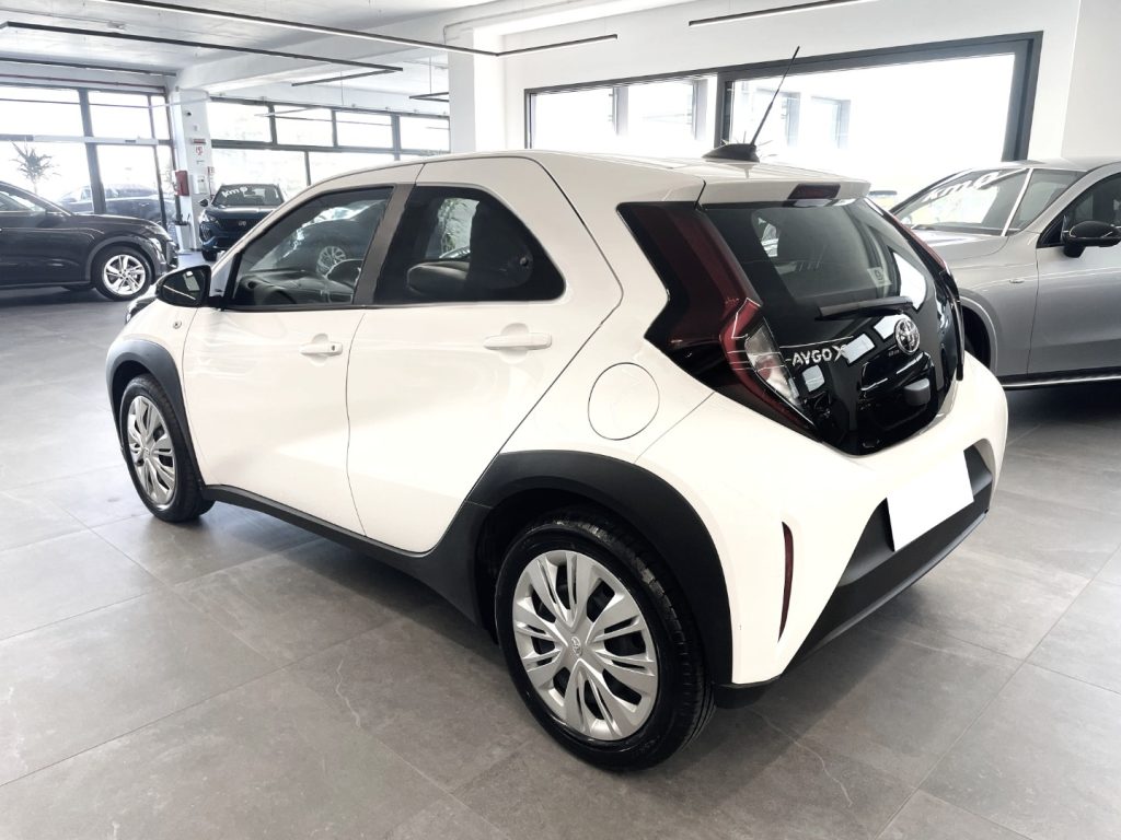 TOYOTA Aygo X 1.0 VVT-i 72 CV Active - immagine 11